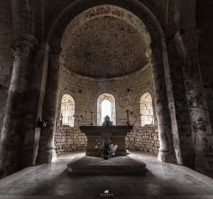L'église de Veyines à la lumière du jour